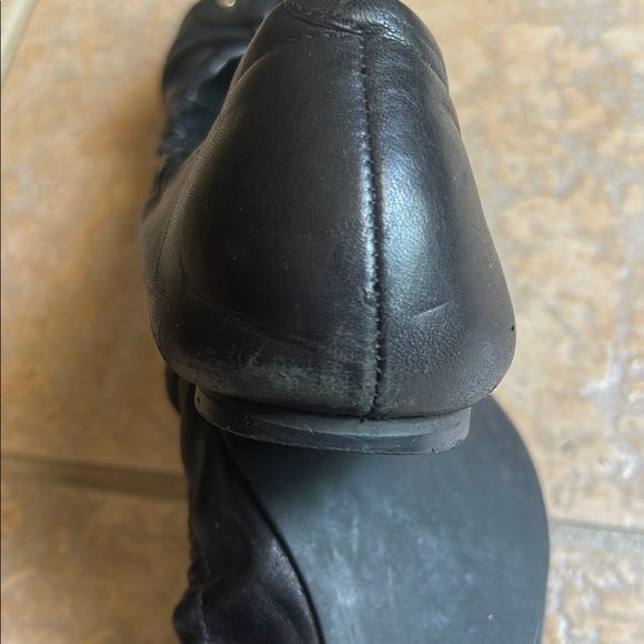 Tory Burch Black Leather Loafers with Gold Hardware - Picture 5 of 9